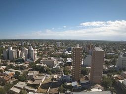 El cielo estará despejado durante el sábado en Cipolletti. El domingo tendrá cielos nubosos durante la mayor parte del día. El cielo estará despejado durante el sábado en Cipolletti. El domingo tendrá cielos nubosos durante la mayor parte del día.