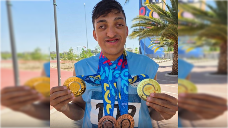 El joven atleta logró dos medallas de oro y dos medallas de bronce. El joven atleta logró dos medallas de oro y dos medallas de bronce.