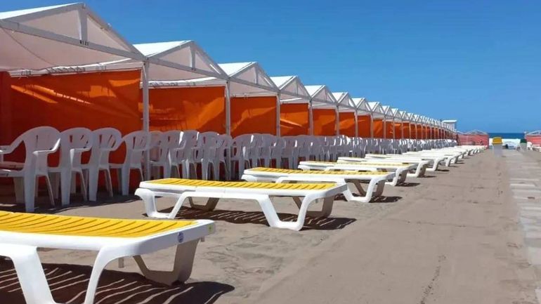 El precio del alquiler de las carpas en Mar del Plata va desde $495 mil a $800 mil la quincena, según la ubicación del balneario. Foto: Google. El precio del alquiler de las carpas en Mar del Plata va desde $495 mil a $800 mil la quincena, según la ubicación del balneario. Foto: Google.