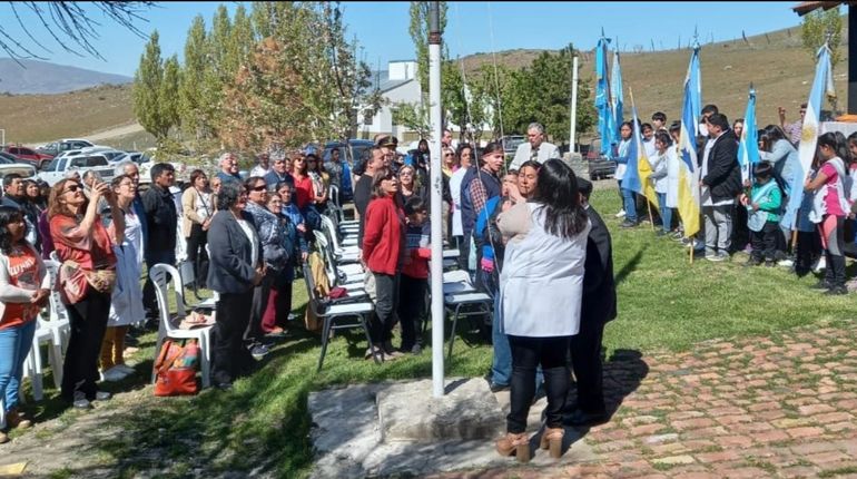Un acto en la escuela del paraje Ranquil Huao, en Chubut (imagen de Archivo). Un acto en la escuela del paraje Ranquil Huao, en Chubut (imagen de Archivo).