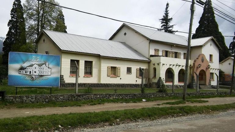 Estafa en la Escuela Nº 268 de El Bolsón: una mamá robó la plata del viaje de egresados. Estafa en la Escuela Nº 268 de El Bolsón: una mamá robó la plata del viaje de egresados.