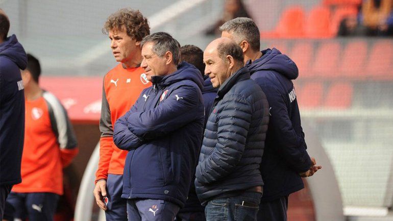 El Bocha tuvo idas y venidas con el técnico Holan.