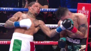 La impresionante mano que mandó a la lona a Santa Cruz. La impresionante mano que mandó a la lona a Santa Cruz.