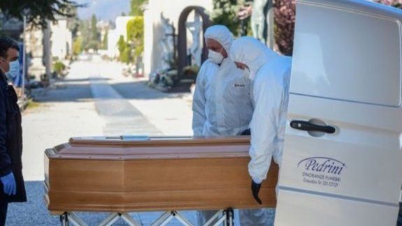 Italia:  837 muertos y más de dos mil contagios en un día