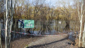 aumentan los caudales y crecen los rios neuquen y limay: los sectores afectados