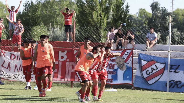Maxi Morales se despachó con un lindo doblete. Maxi Morales se despachó con un lindo doblete.
