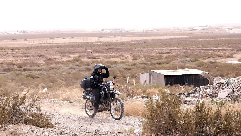 El Choconcito está ubicado a en dirección norte en plena meseta neuquina. El Choconcito está ubicado a en dirección norte en plena meseta neuquina.