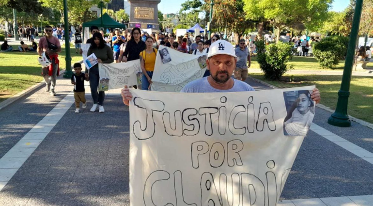 Los abogados de las familias de los operarios fallecidos aceptaron el acuerdo consensuado entre la defensa y la fiscalía, que luego avaló el juez. La sentencia se formalizará el 29 de septiembre. Los abogados de las familias de los operarios fallecidos aceptaron el acuerdo consensuado entre la defensa y la fiscalía, que luego avaló el juez. La sentencia se formalizará el 29 de septiembre.