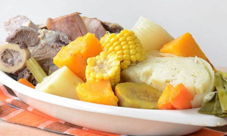 Paso a paso, cómo hacer la receta de puchero de Doña Petrona Paso a paso, cómo hacer la receta de puchero de Doña Petrona