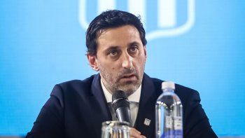 Los problemas de Milito para encontrar el nuevo técnico de Racing. Los problemas de Milito para encontrar el nuevo técnico de Racing.