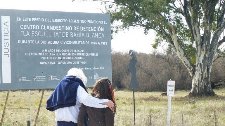Las víctimas fueron trasladadas en grupos en avión que piloteaba el acusado Juan José Capella desde el aeropuerto de Neuquén hasta el centro clandestino 