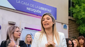 Nadia Márquéz durante la inauguración de la Casa de la Libertad en Neuquén.