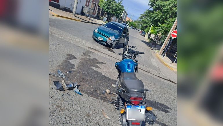 La moto fue secuestrada por Tránsito debido a que su conductor no tenía licencia de conducir ni seguro.