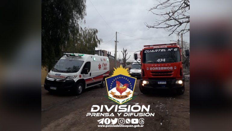 Seis ambulancias concurrieron para asistir a dos familias por intoxicación de monóxido de carbono.