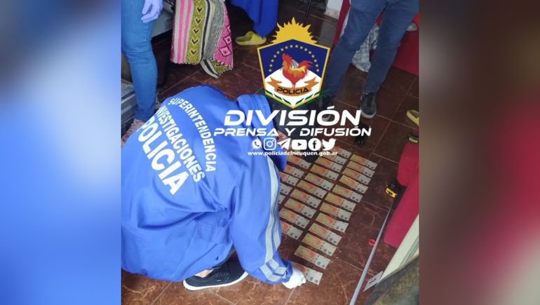 Chos Malal: ladrones robaron un bolso con $500 mil de un auto