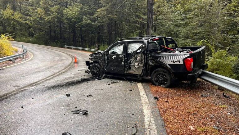 Dos camionetas protagonizaron el tremendo choque.&nbsp;