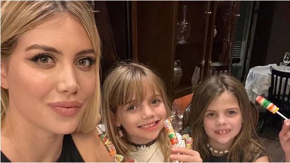 Cuánto valen las mochilas que usan las hijas de Wanda Nara para ir al colegio en Turquía