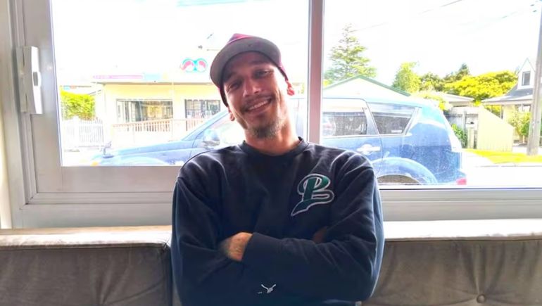 Derrumbe fatal en una playa de Nueva Zelanda: murió un hombre atrapado bajo la arena