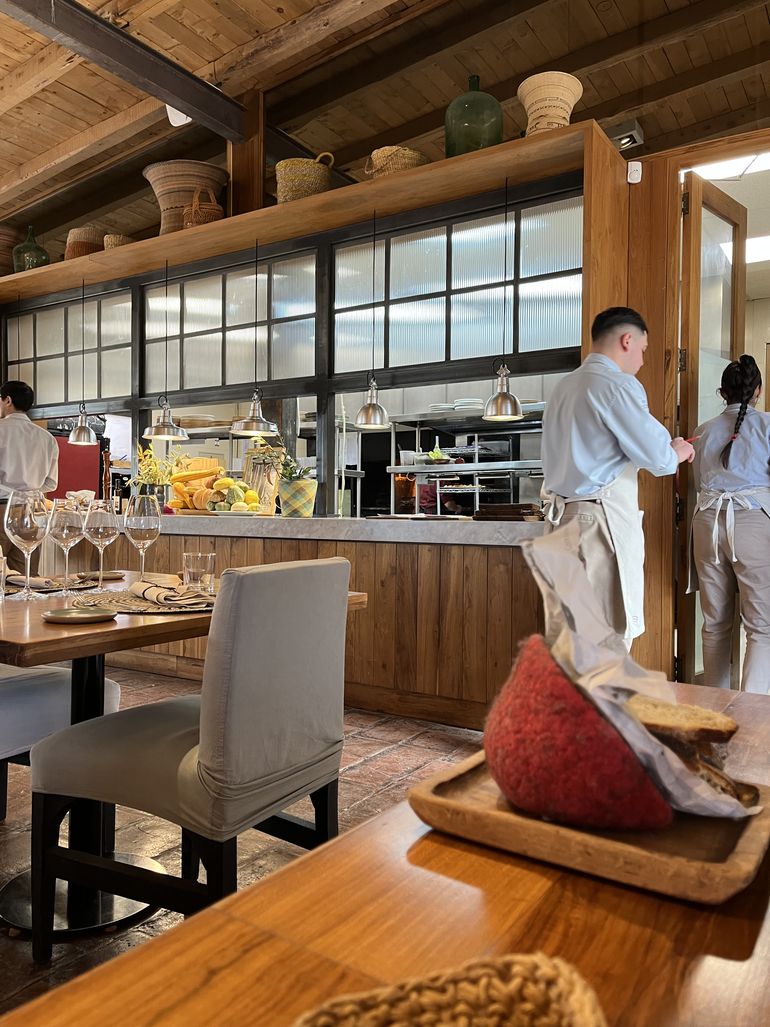 El restaurante Fogón en la Bodega Lagarde es un sitio para visitar en cualquier momento del año. El restaurante Fogón en la Bodega Lagarde es un sitio para visitar en cualquier momento del año.