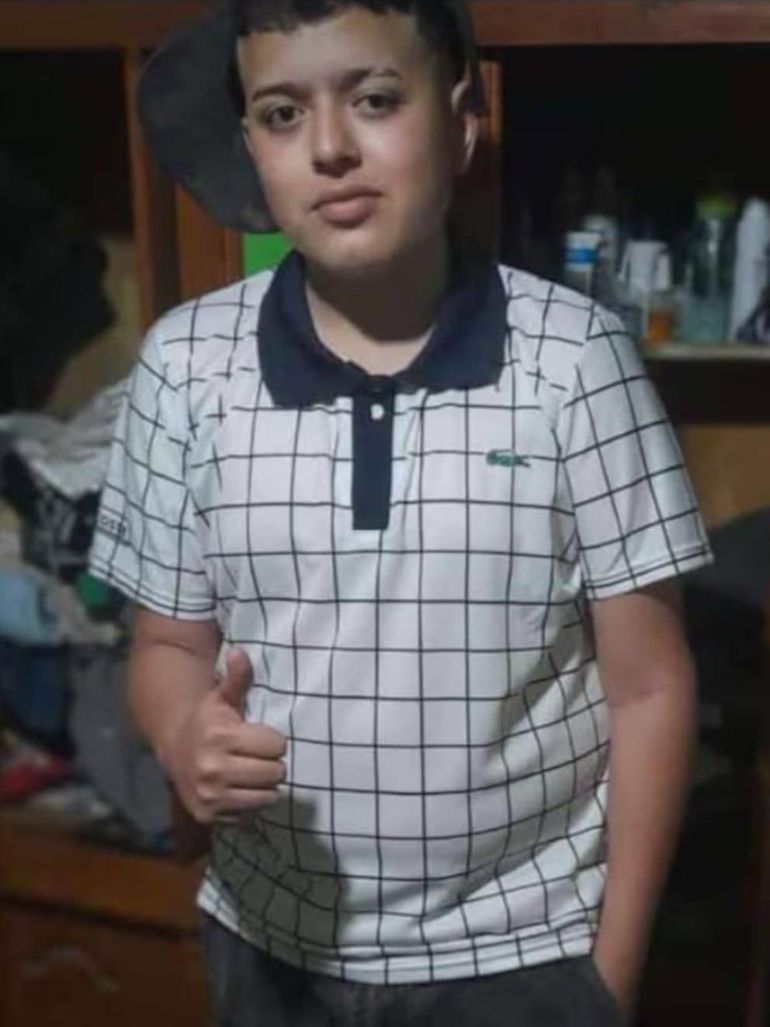 Tras agonizar por tres días, murió Benjamín Mansilla, quien había sido baleado mientras cenaba con su familia en Rosario, Santa Fe. Tras agonizar por tres días, murió Benjamín Mansilla, quien había sido baleado mientras cenaba con su familia en Rosario, Santa Fe.