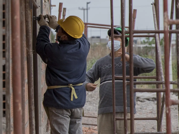El bono generado por la prórroga de los contratos de concesiones hidrocarburíferas es utilizado por los municipios para realizar obras de infraestructura.