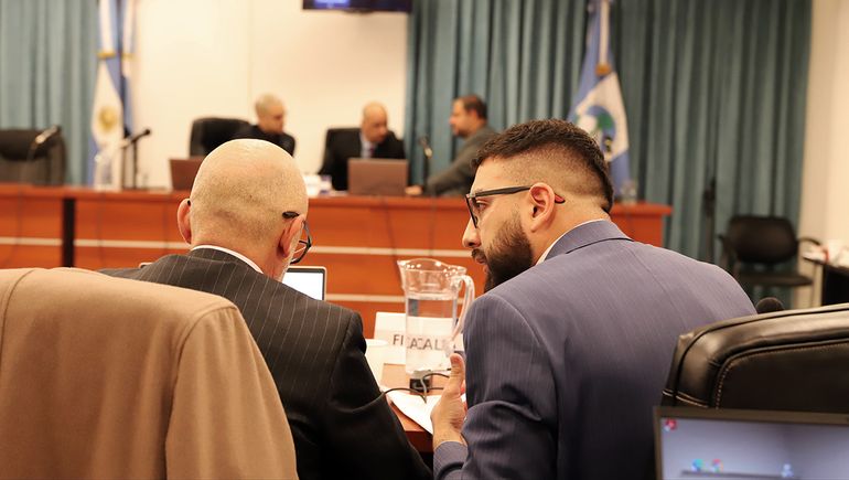 Causa por estafa con planes sociales. Los fiscales Pablo Vignaroli y Juan Manuel Narváez acusaron al abogado Alfredo Cury de maniobras dilatorias en el juicio.