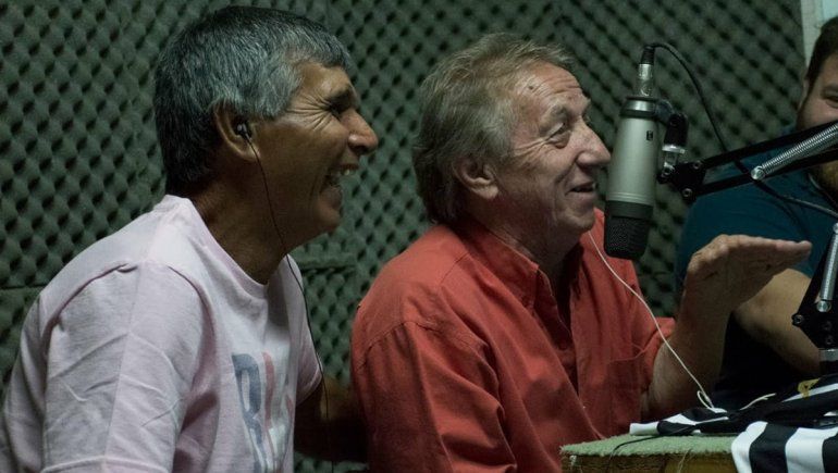 Venden barbijos para ayudar al Conejo Díaz, gloria de Cipo