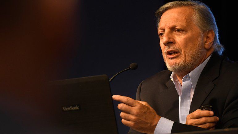 Aranguren: No estoy de acuerdo con que la energía sea un derecho humano