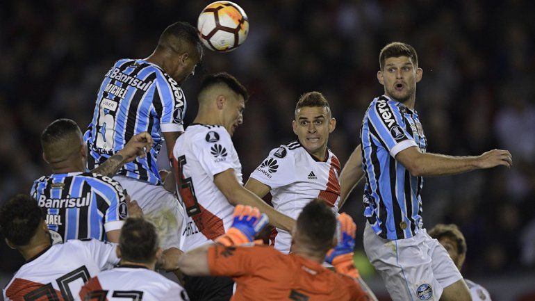 Gremio borró a River del Monumental y sacó ventaja