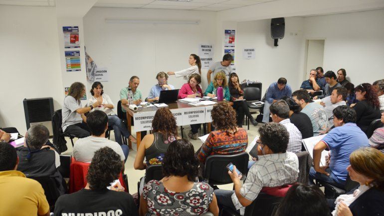 El plenario de ATEN resolvió parar hasta el viernes