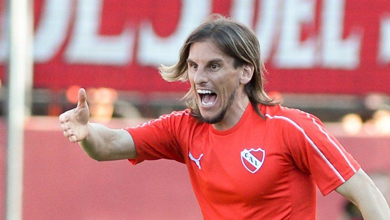 Sólo la formalidad de la firma separa a Beccacece de Racing