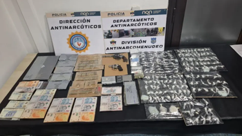 Allanaron una casa que funcionaba como kiosco narco. Allanaron una casa que funcionaba como kiosco narco.