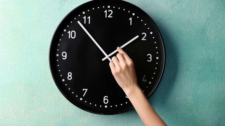 Especialistas advierten que la alternancia de horario afecta el sueño y la alerta. Especialistas advierten que la alternancia de horario afecta el sueño y la alerta.