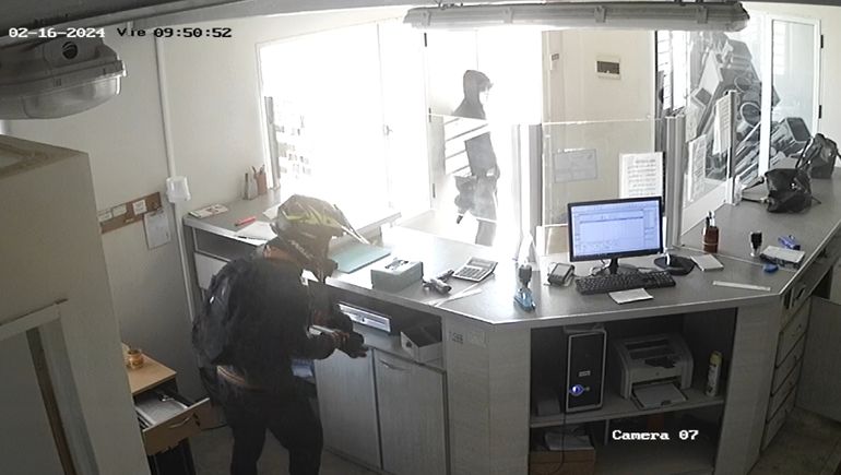 Los comerciantes aseguran que no hay suficientes policías para el tamaño de la ciudad. Los comerciantes aseguran que no hay suficientes policías para el tamaño de la ciudad.