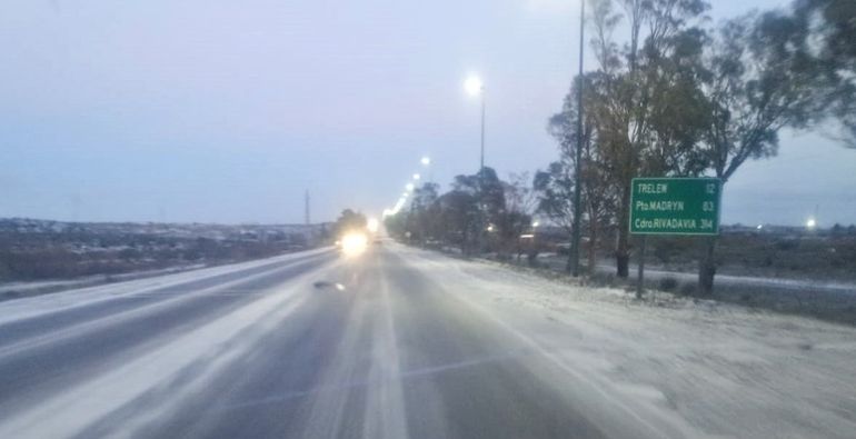 Rutas heladas por la ola polar en Chubut. Rutas heladas por la ola polar en Chubut.