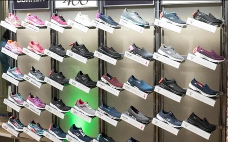 La marca de zapatillas más buscada en Chile llegó a Argentina: los increíbles precios