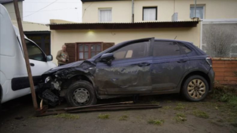 Triple choque y miedo en una esquina peligrosa: En cualquier momento se van a meter en mi casa. | LM Neuquen Triple choque y miedo en una esquina peligrosa: En cualquier momento se van a meter en mi casa.