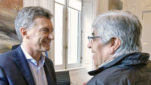Mauricio Macri y el titular de la CGT Azopardo, Hugo Moyano, ayer en Casa Rosada.