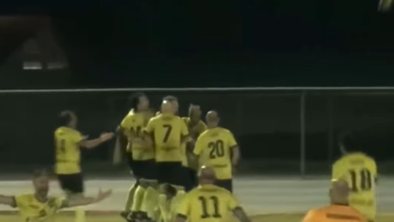 La Verdolaga, el equipo de Don Pedro que ganó el Mundial Amateur festejó tras una reñida tanda de penales.