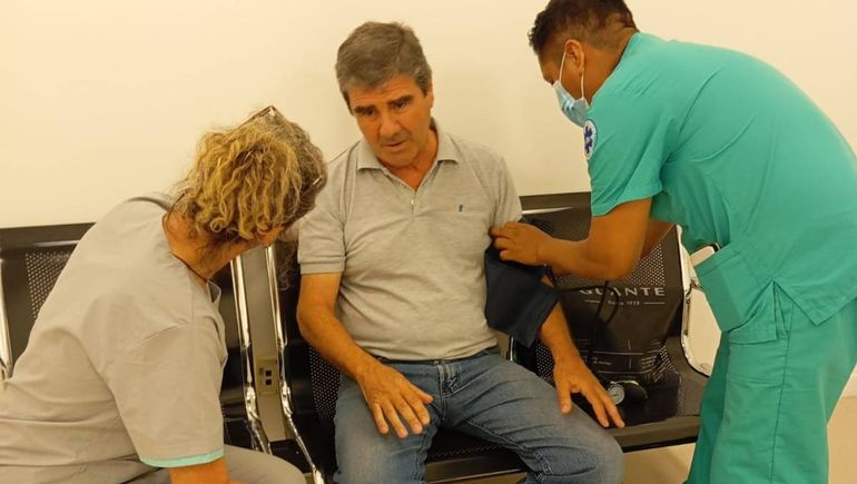 Uno de los condenados trabajador estatal se quebró emocionalmente.