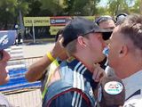 Leonel Pernía fue a increpar a Jakos tras la tercera serie. 