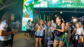 La abuela María en la llegada. Una genia. | LM Neuquen La abuela María en la llegada. Una genia.