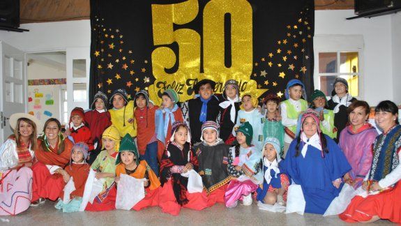 Las bodas de oro de una escuela
