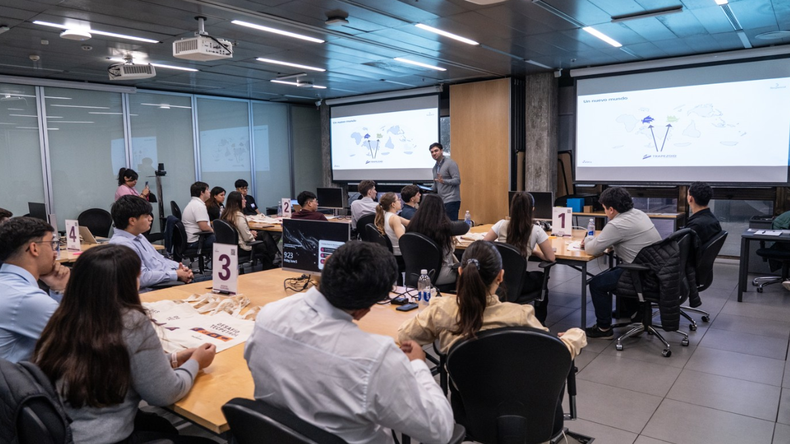 En la primera edición del Desafío Tecpetrol estudiantes compitieron por un viaje a Vaca Muerta. | LM Neuquen En la primera edición del Desafío Tecpetrol estudiantes compitieron por un viaje a Vaca Muerta.