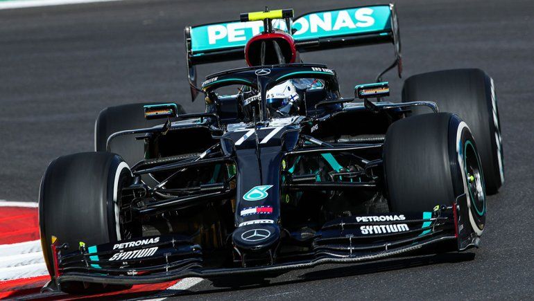 Valtteri Bottas terminó al frente de los entrenamientos de la Fórmula 1 en Portugal.