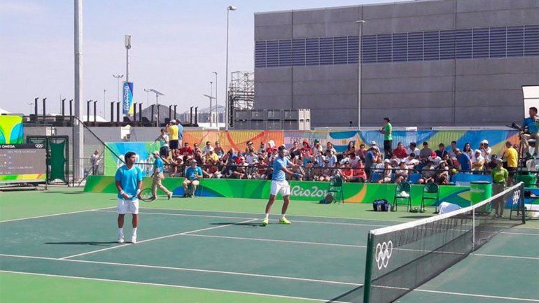Delpo y Machi González debutaron con un triunfo en el Dobles