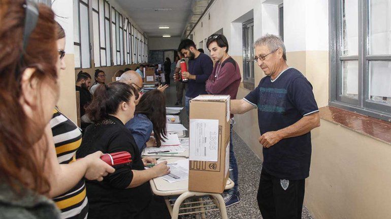 Cerró la jornada electoral y comienza el escrutinio en Río Negro
