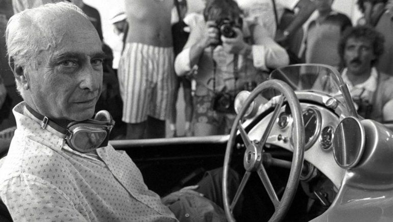 Por el nacimiento de Fangio, desde 2007 cada 24 de junio es el Día del Piloto en Argentina.