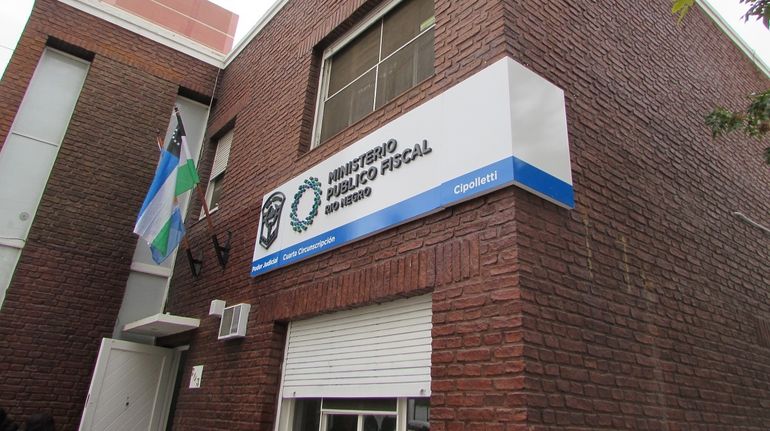 El hombre saltó un paredón y y se metió en una vivienda donde habían dos mujeres