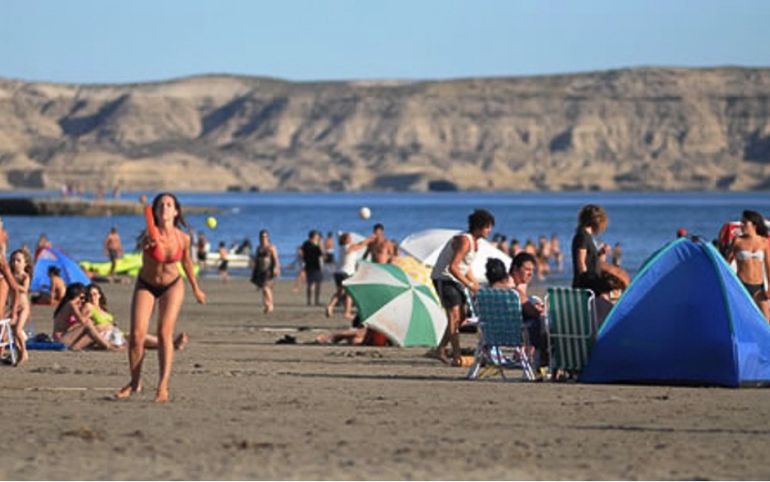En Puerto Pirámides además hay alerta amarilla por vientos fuertes, con ráfagas que podrían llegar a los 90 kilómetros por hora. En Puerto Pirámides además hay alerta amarilla por vientos fuertes, con ráfagas que podrían llegar a los 90 kilómetros por hora. 